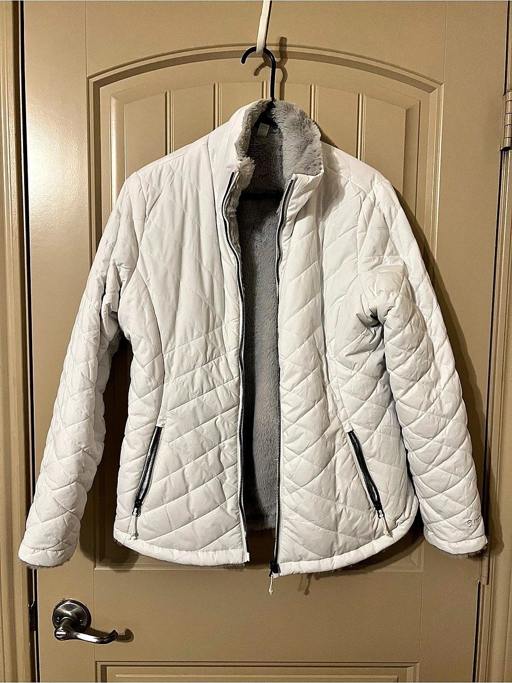 Women's Quilted Jacket in White Size Medium